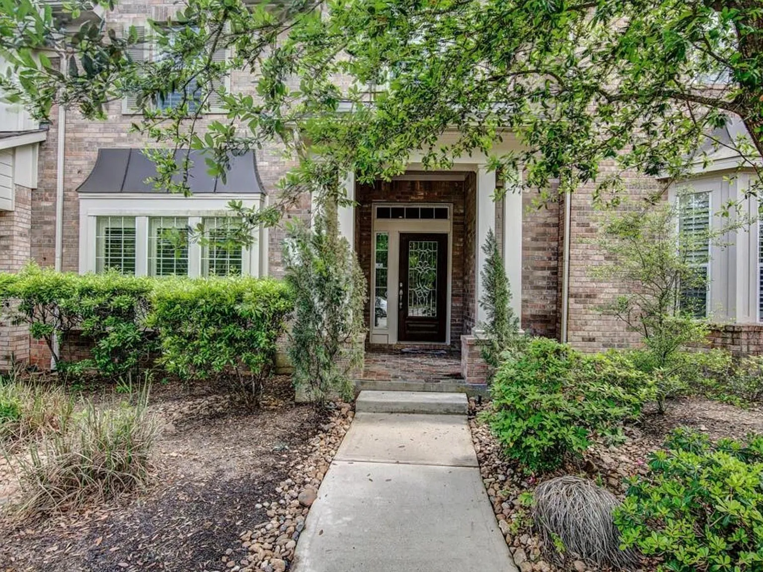 3 bed, 2.5 bath, 2677 sqft, $2,850 — Photo 2