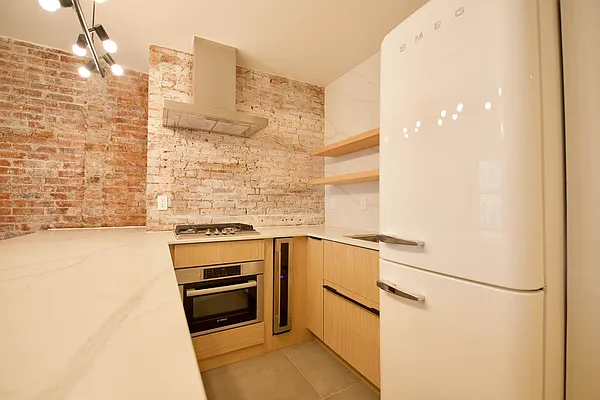 Rented by Nolita Group | media 19