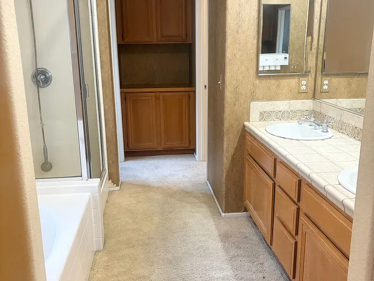 1147 Desert Fox Ct — Photo 16