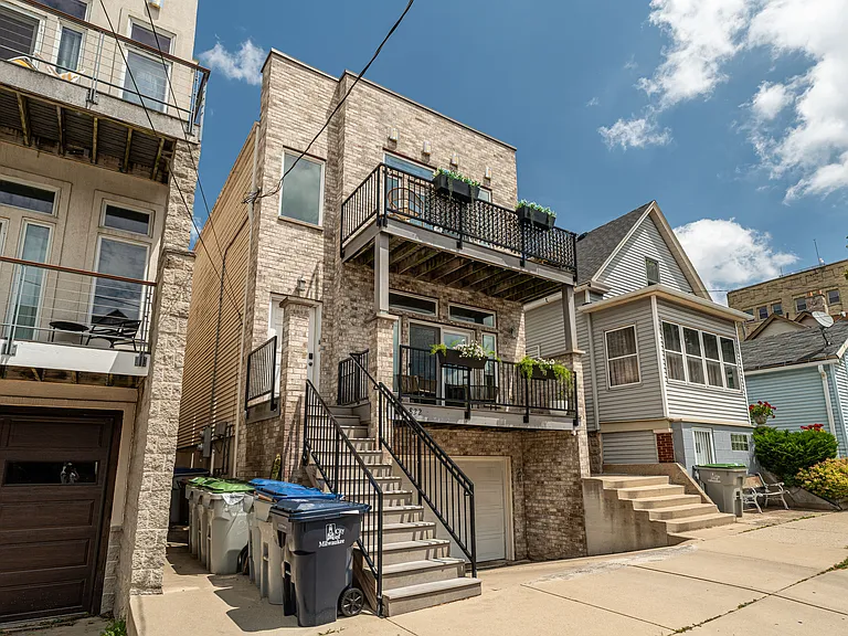 822 E Pearson St #1 — Photo 24