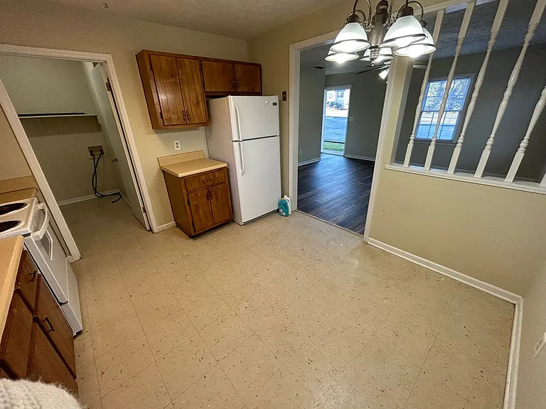 116 Burlinton Dr — Photo 7