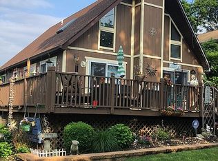 16 Hilltop Ave, Huntington, NY 11743