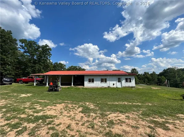 61 Messer Ln, Sod, WV 25564