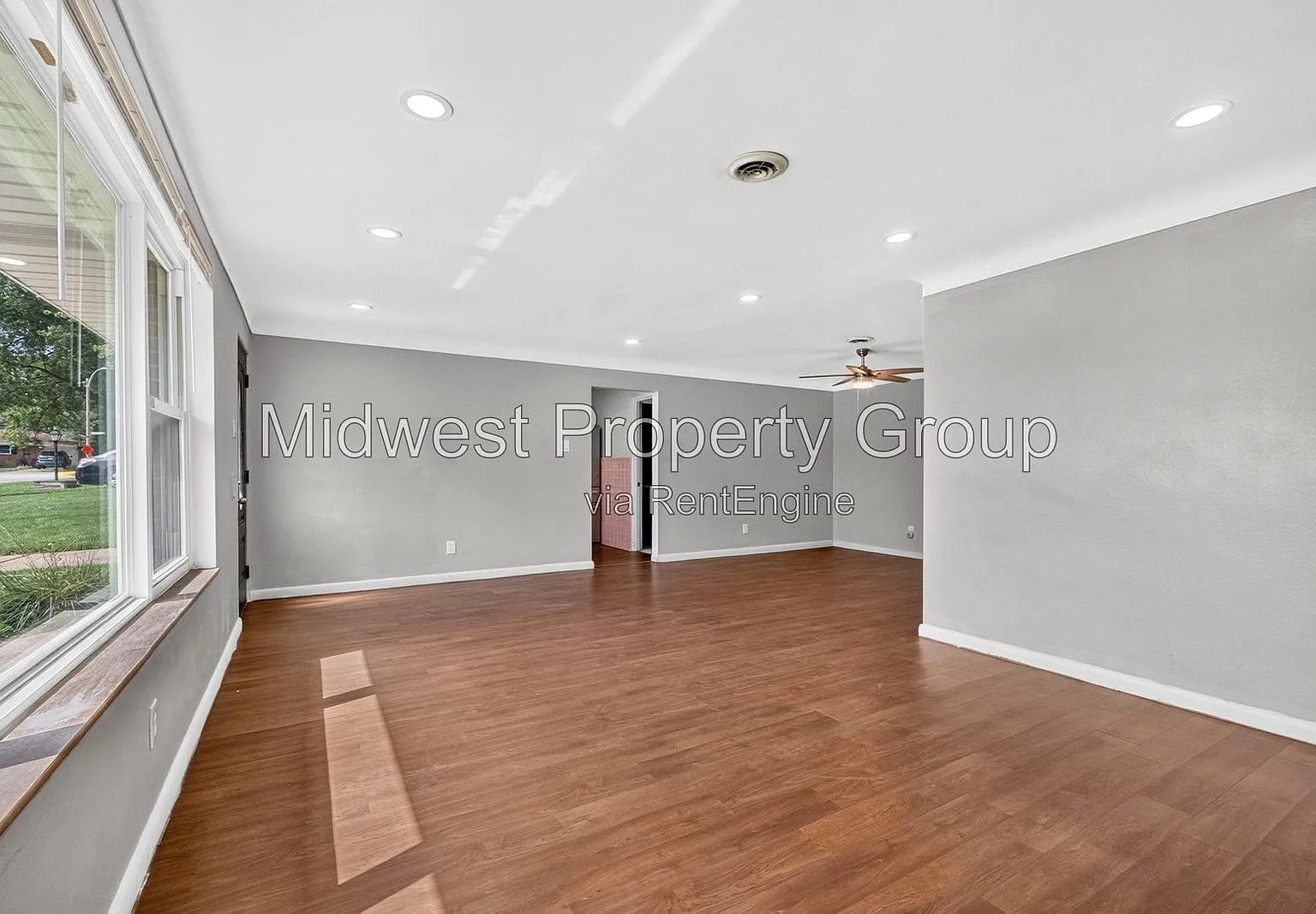 3 bed, 1.5 bath, 1564 sqft, $1,775 — Photo 3