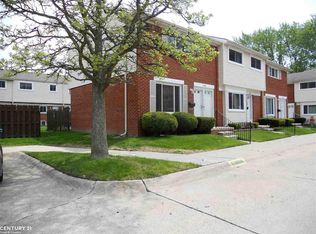 8098 Farnum Ct, Warren, MI 48093