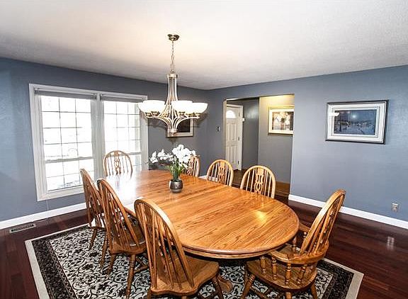 5th image of 7806 Guhman Ct