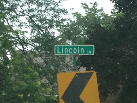 5th image of 792 W Lincoln Ln