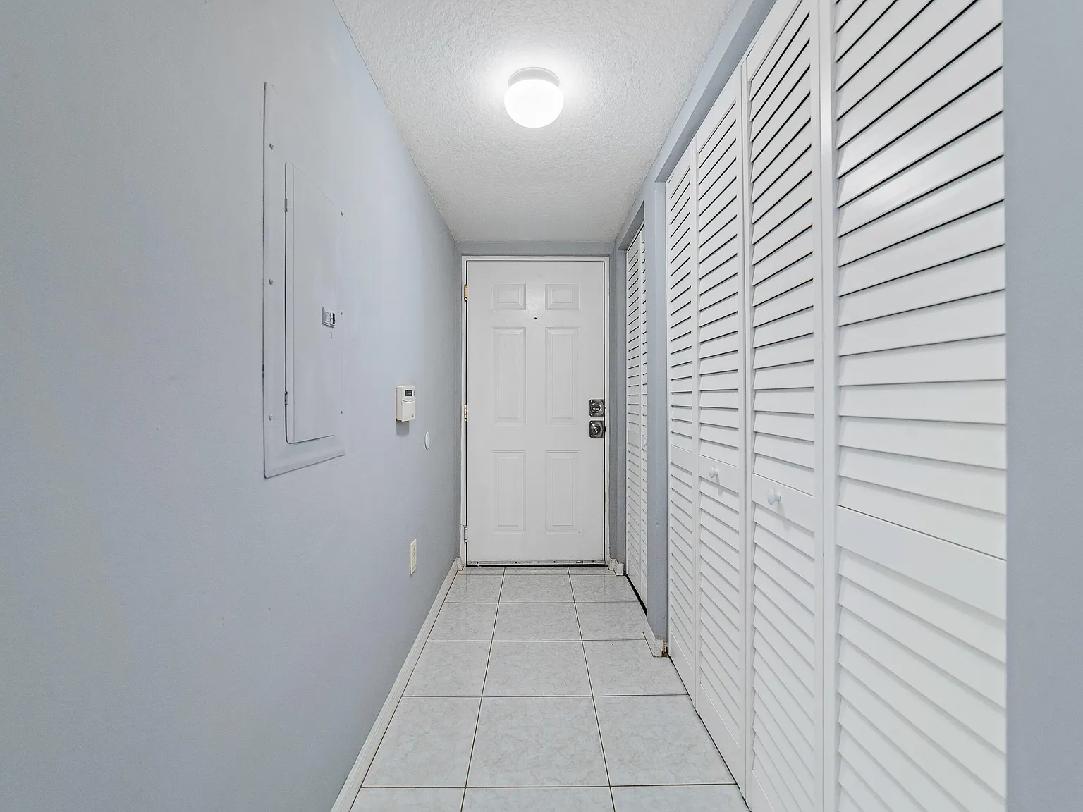2 bed, 2.0 bath, 1060 sqft, $2,000 — Photo 4