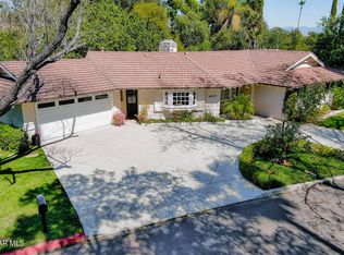 16833 Mooncrest Dr, Encino, CA 91436