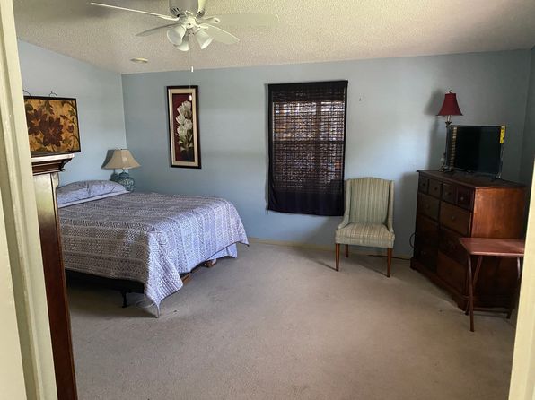 1411 W Schwartz Blvd