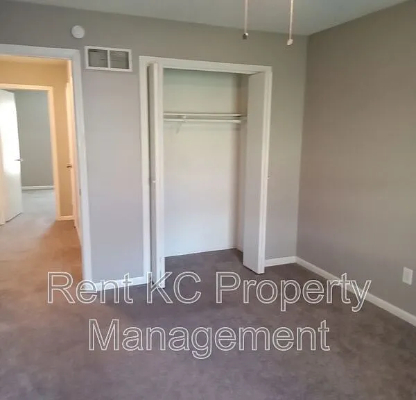 7013 Orchard St — Photo 24