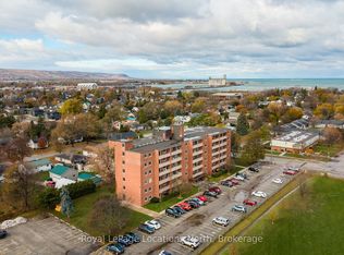 460 Ontario St #405, Collingwood, ON L9Y4E5