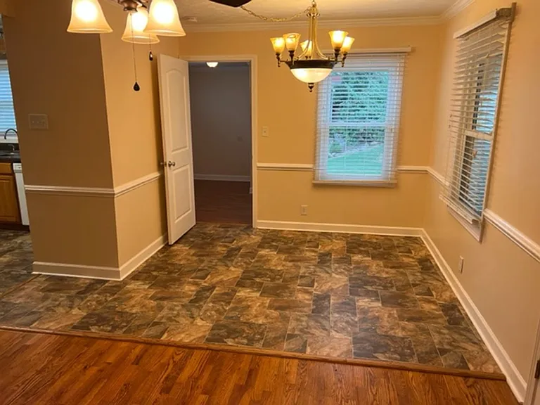 808 Ray Ave — Photo 5