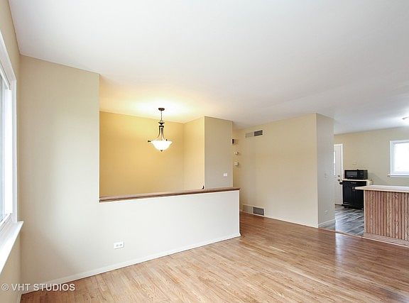 3rd image of 399 Birchwood Dr
