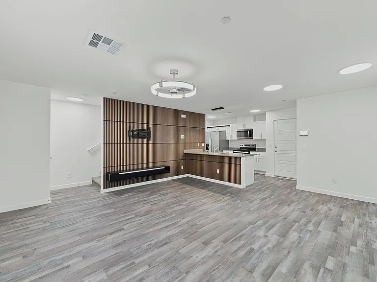9673 Horseshoe Canyon St — Photo 45