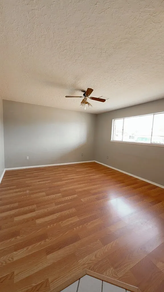3 bed, 2.0 bath, 1242 sqft, $1,700 — Photo 2