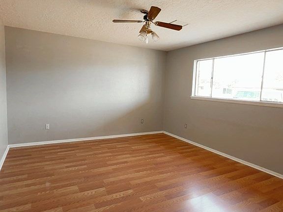 2nd image of 3619 Shell Ave
