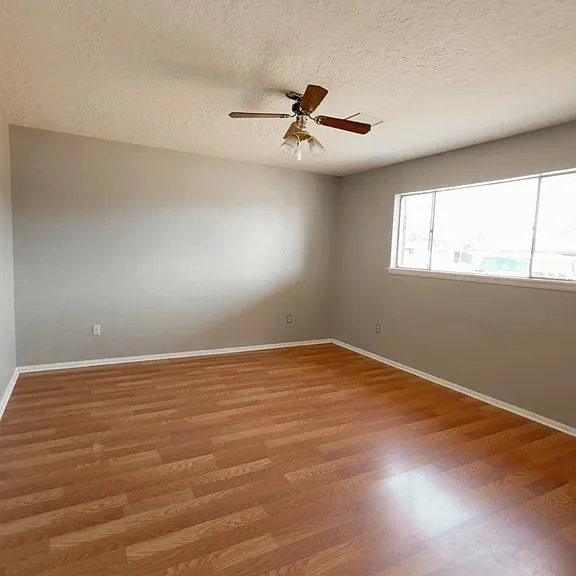 3619 Shell Ave — Photo 2