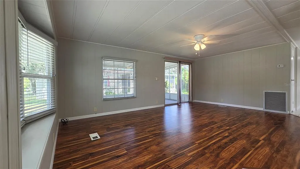 3 bed, 2.0 bath, 1104 sqft, $1,400 — Photo 4