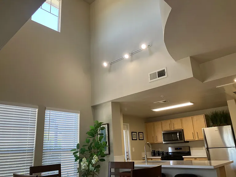 de Tolosa Ranch Apartments — Photo 39