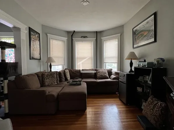 32 Justin Rd APT 2, Brighton, MA 02135
