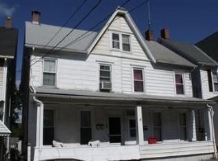 30 Dowell St, Slatington, PA 18080