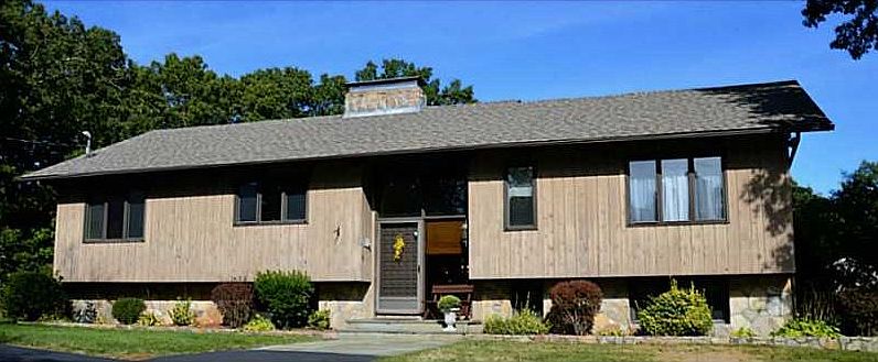 1st image of 10 Pine Hill Dr