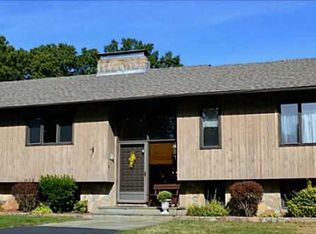 10 Pine Hill Dr, Cranston, RI 02921