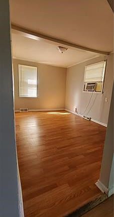 3rd image of 4340 Elmwood Ave