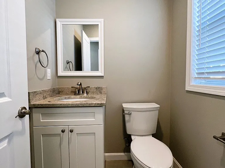 580 Elm St #5 — Photo 6