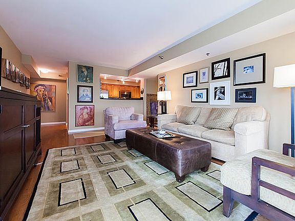 4th image of 345 N La Salle Dr #4607