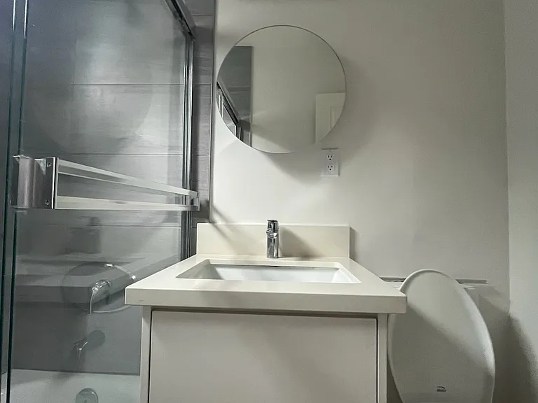613 Westminster Ave #2 — Photo 16