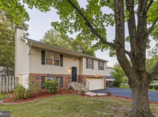 41 Meadowood Dr, Stafford, VA 22554