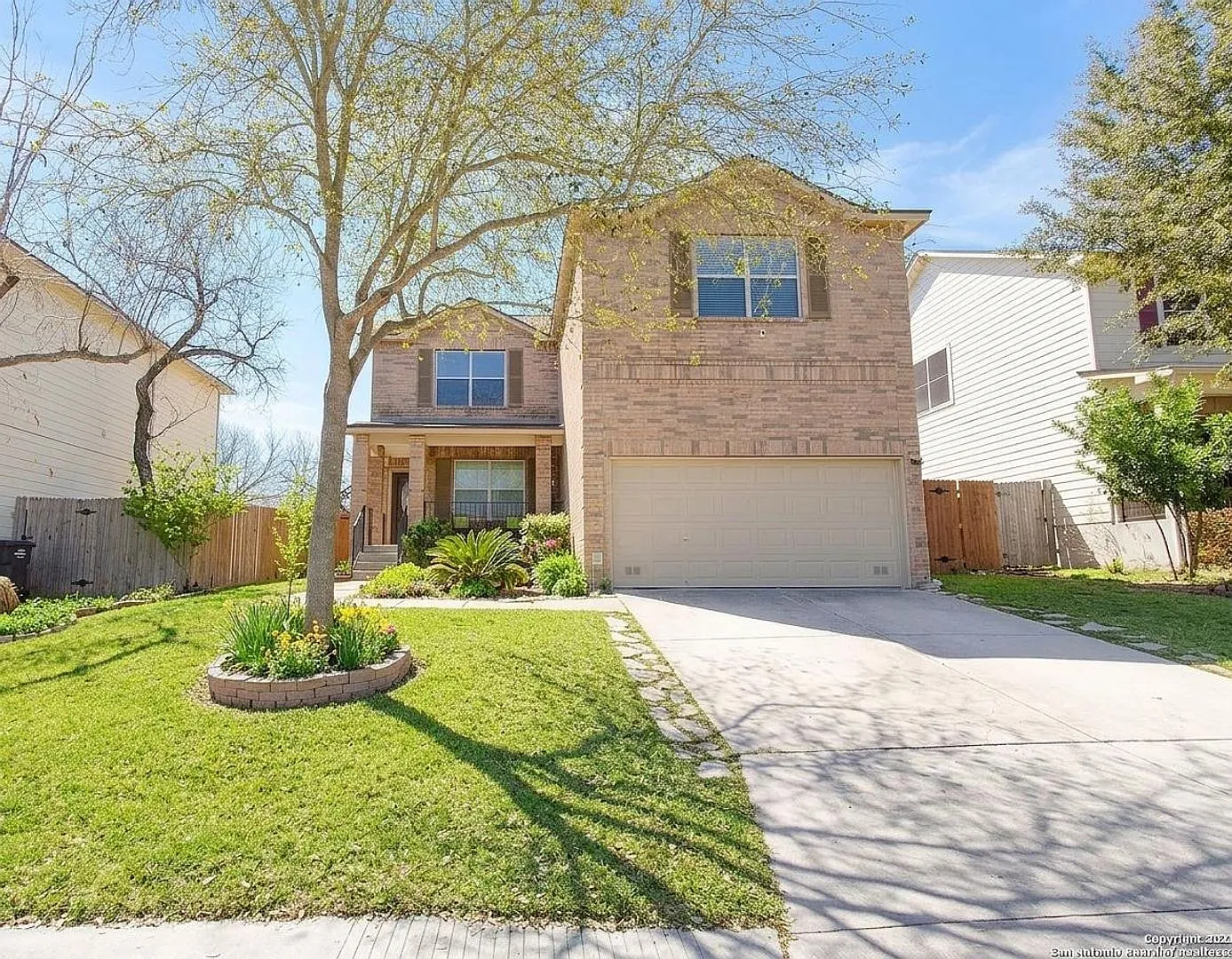 *Coming Soon* *Move In Special* Two-Story Beauty With Loft, Island Kitchen & Spacious Primary Suite! — Photo 1