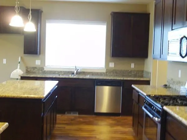 4 bed, 2225 sqft, $2,795 — Photo 4