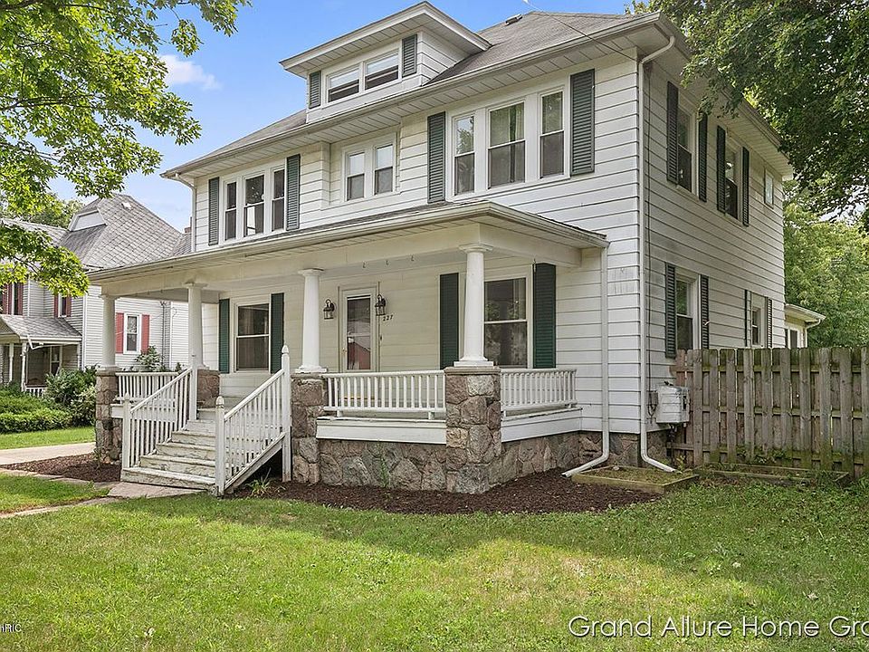 1st image of 227 Johnson St SE