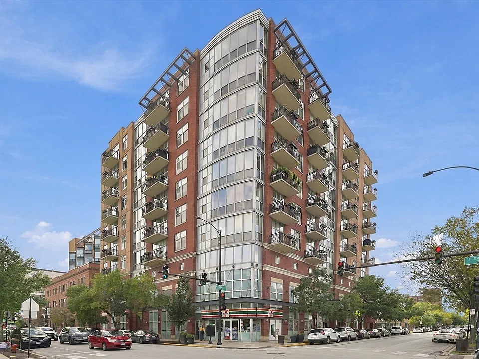 1201 W Adams St #611