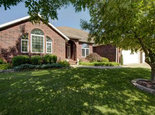 4725 S Woodpointe Ave, Springfield, MO 65810