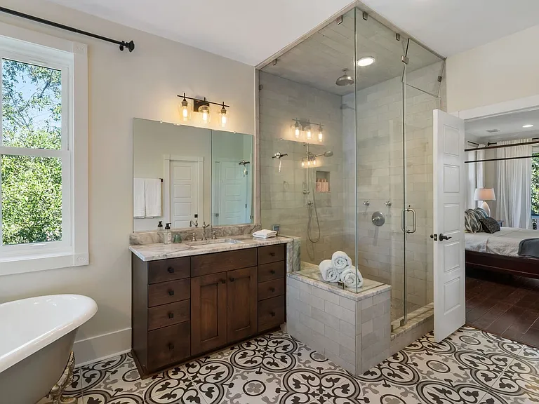 2112 Parkway Dr — Photo 18