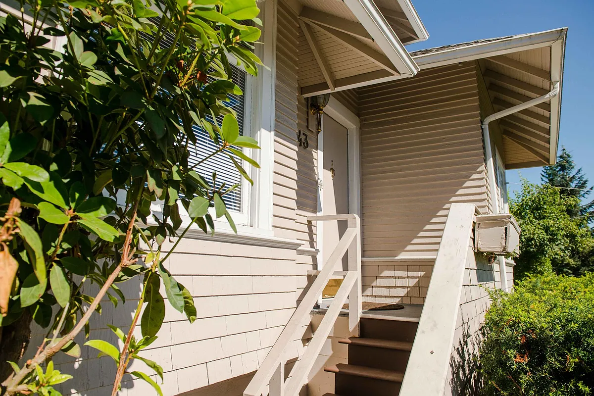 Front Entry - 4643 Eastern Ave N