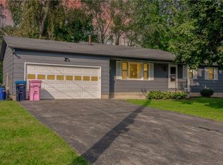 1190 Hinchey Rd, Rochester, NY 14624