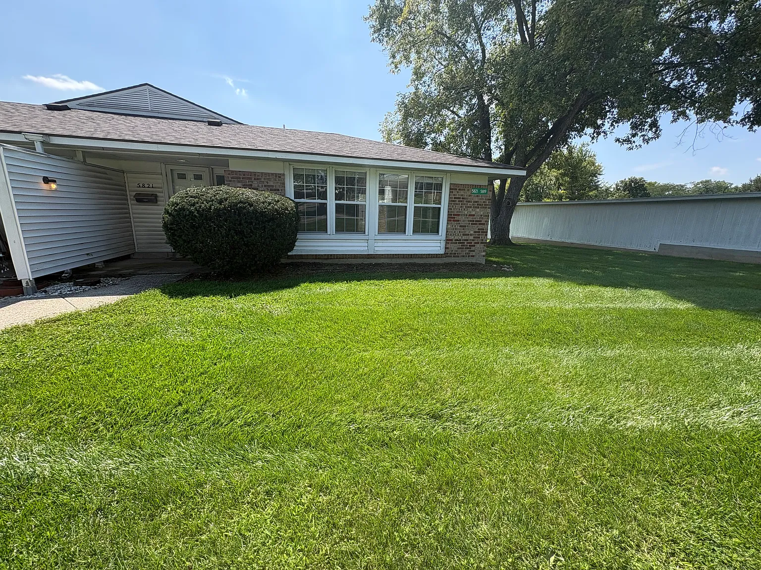 2 bed, 937 sqft, $1,250 — Photo 1