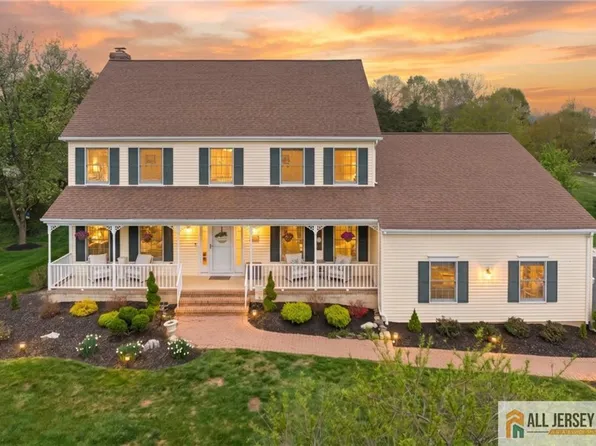 86 Carriage Trl, Belle Mead, NJ 08502