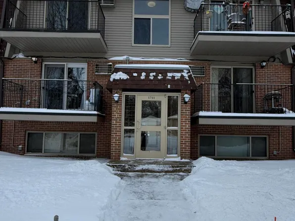 1711 21st Ave S APT 108, Grand Forks, ND 58201