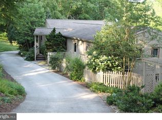 15 Kerry Ln, Phoenixville, PA 19460