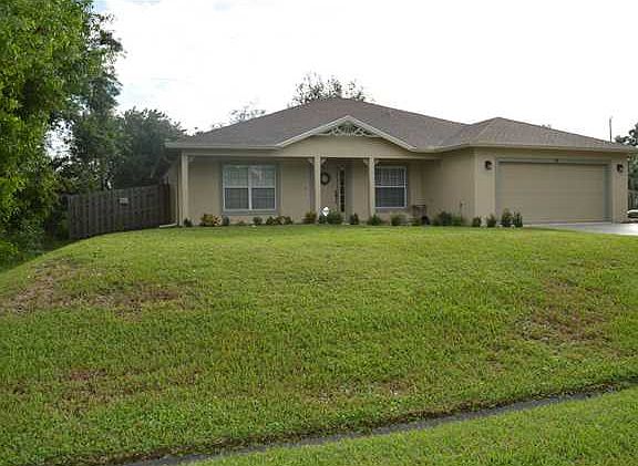 2nd image of 235 SW North Quick Cir