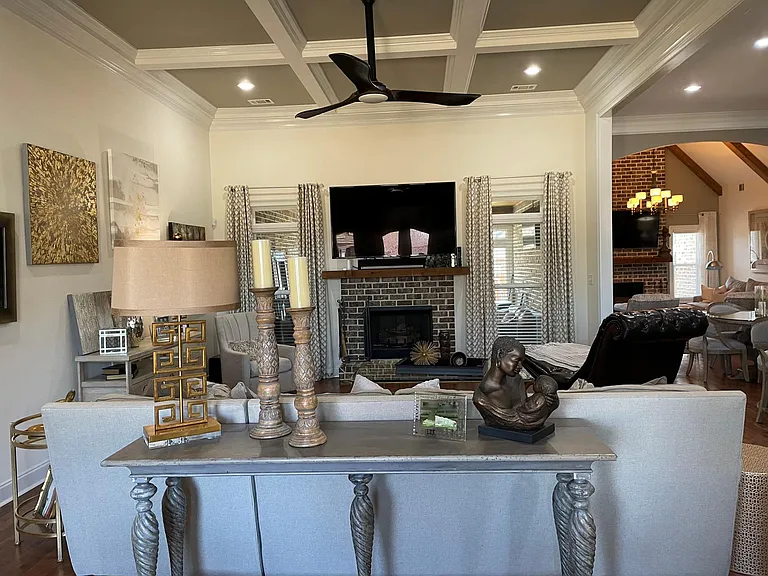215 Stacy Ln — Photo 10