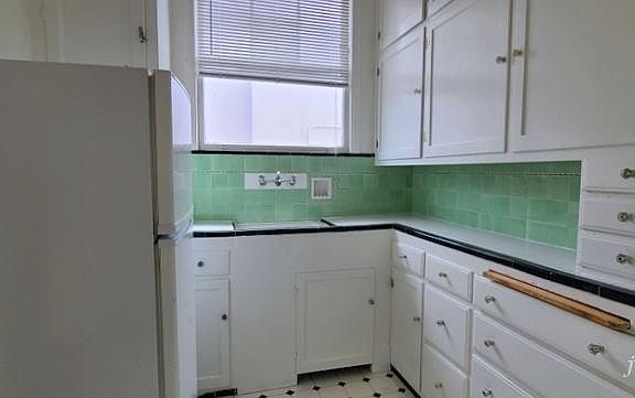 5th image of 336 Claremont Blvd APT 5