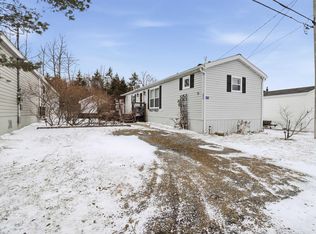 15 Bruce St, Mount Uniacke, NS B0N 1Z0