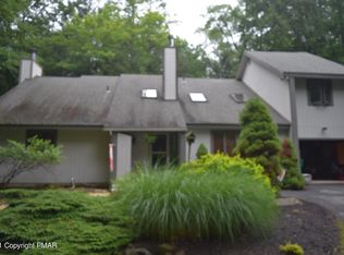 323 Sawmill Rd, Pocono Lake, PA 18347